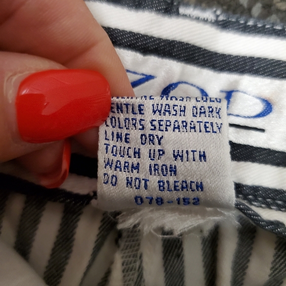 Vintage Izod High Rise Tailored B&W Striped Shorts Size 6 - Picture 12 of 13